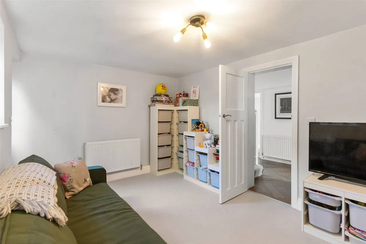 Ryecroft Avenue, Twickenham, TW2, photo 4