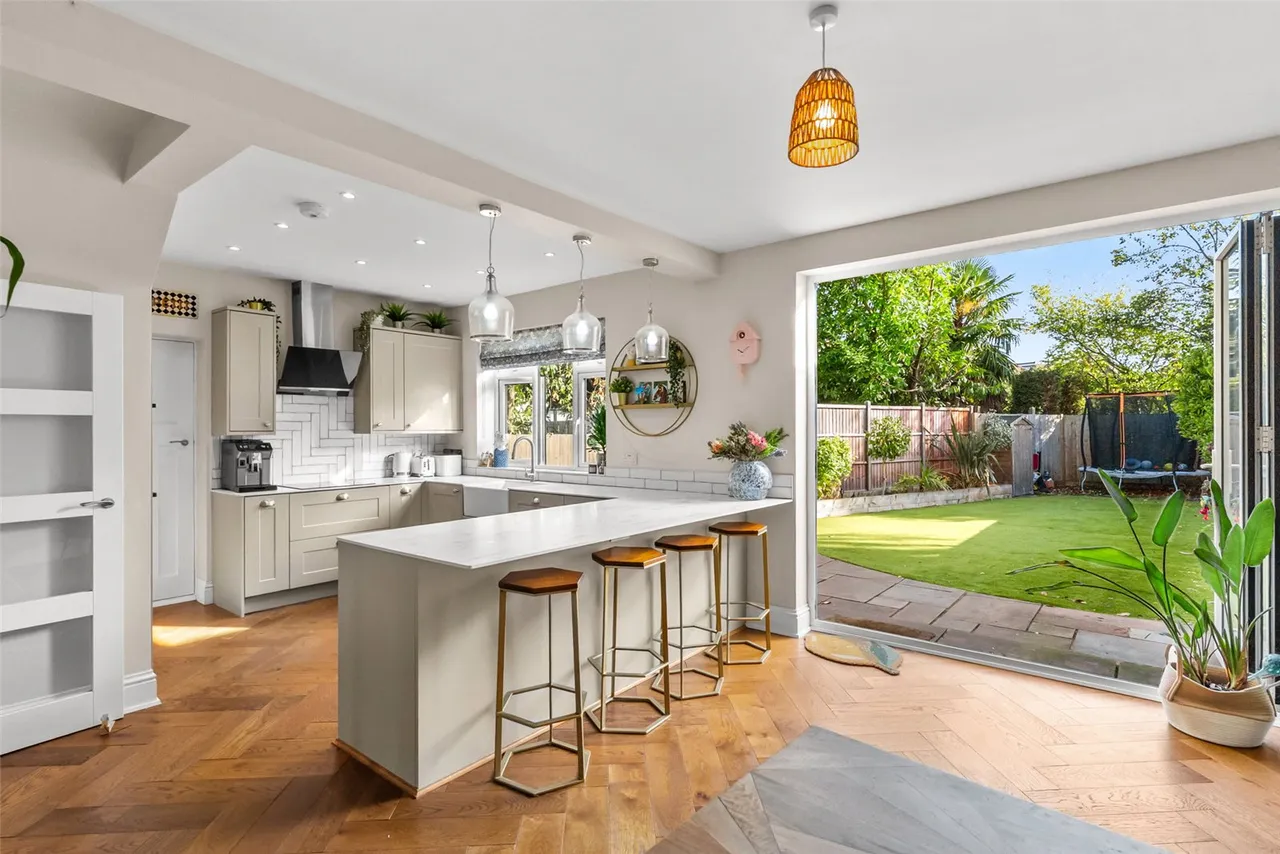 Ryecroft Avenue, Twickenham, TW2, photo 2