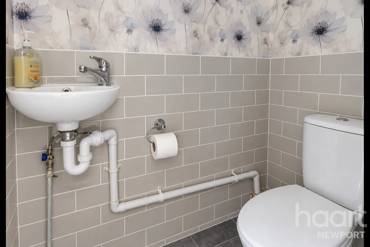 St Julians Avenue, Newport, NP19, photo 5