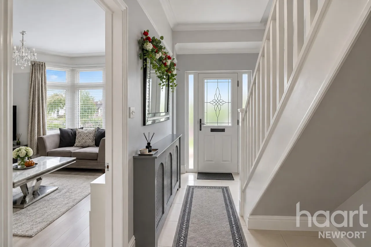 St Julians Avenue, Newport, NP19, photo 2