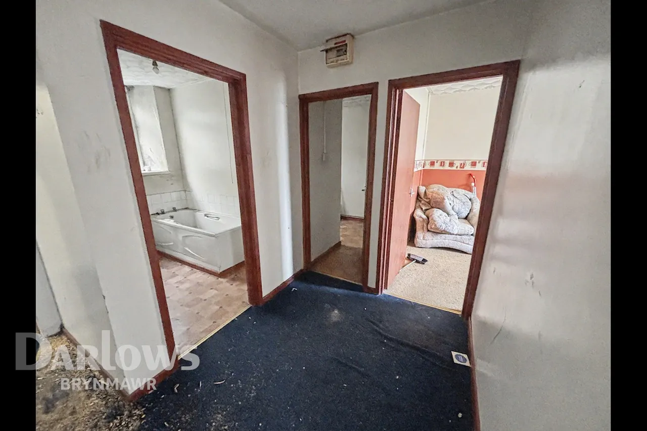 High Street, Abertillery, photo 2