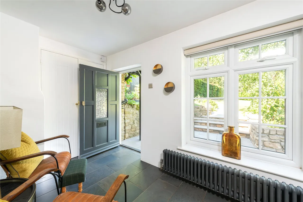 High Street, MK44, photo 11
