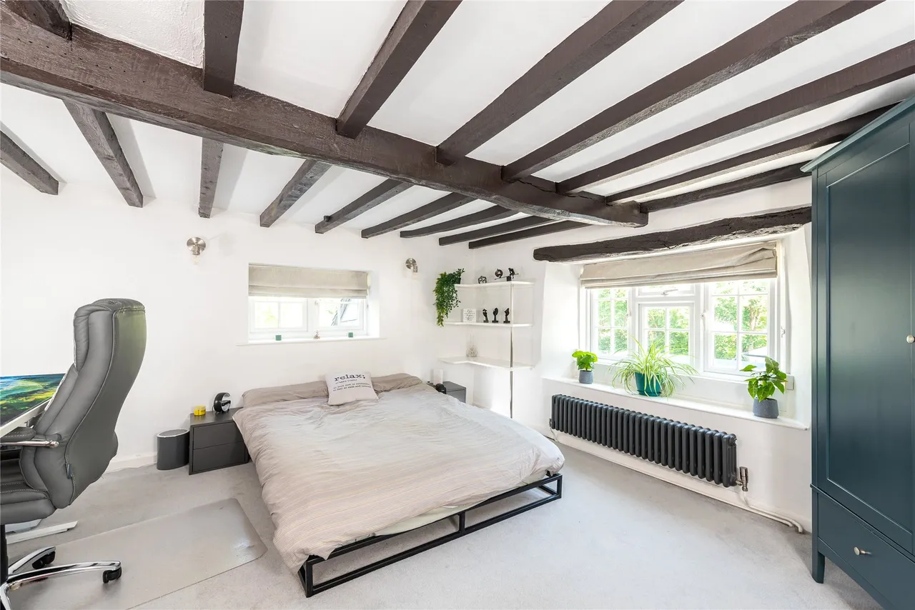 High Street, MK44, photo 14