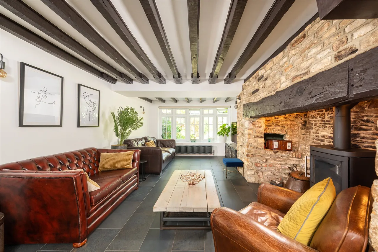 High Street, MK44, photo 10