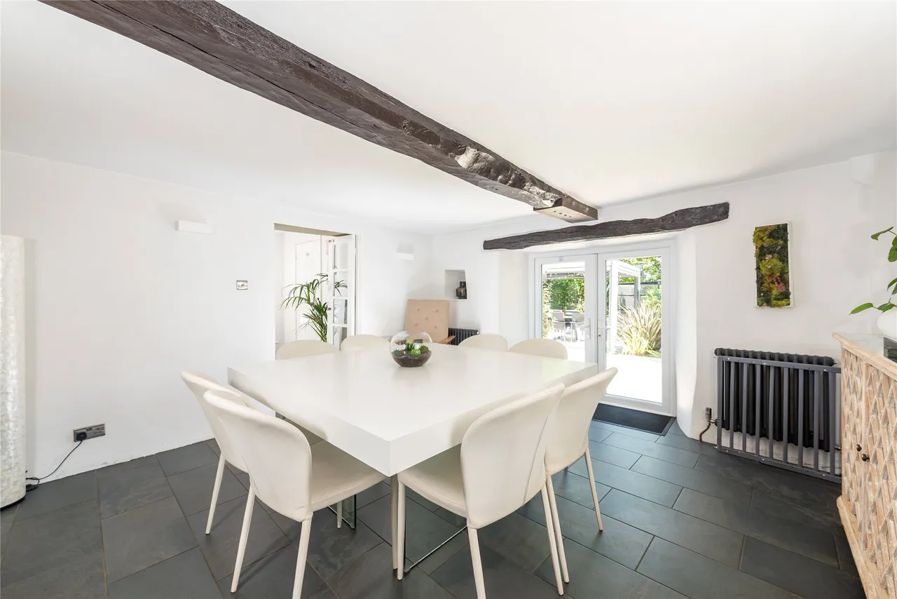 High Street, MK44, photo 7