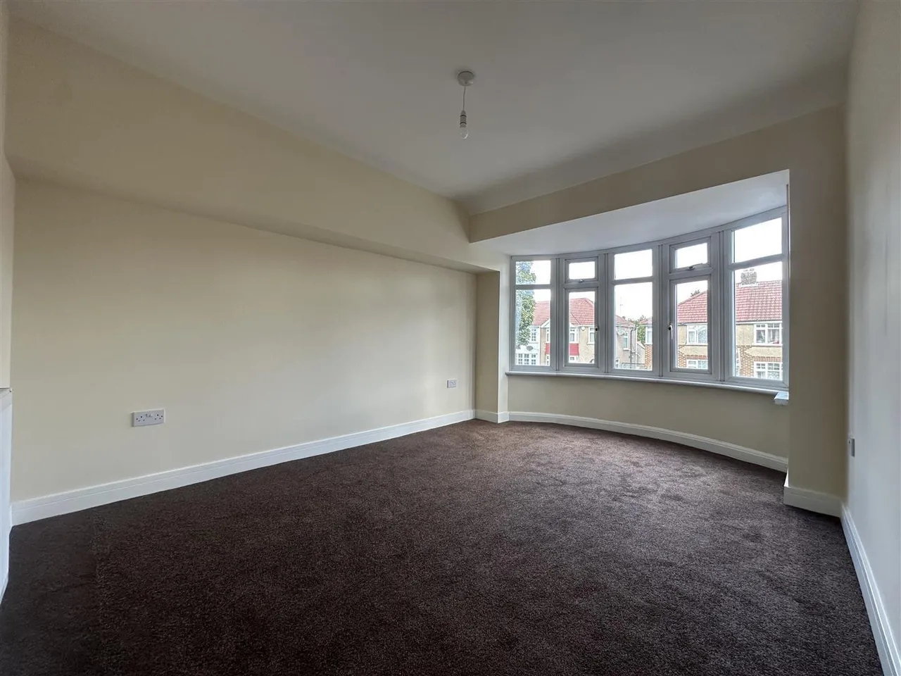 Bourne Avenue, Hayes, photo 3