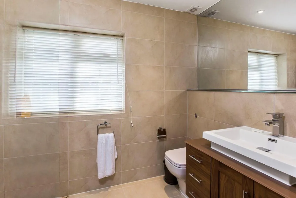 Millhedge Close, Cobham, KT11, photo 17