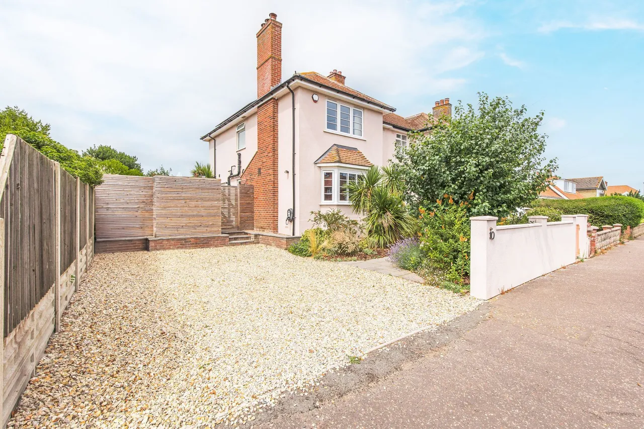 4 bed house for sale, Characterful Coastal Home in Cromer