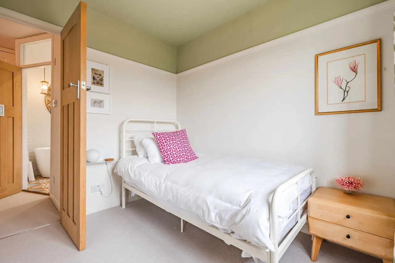 Characterful Coastal Home in Cromer, photo 13