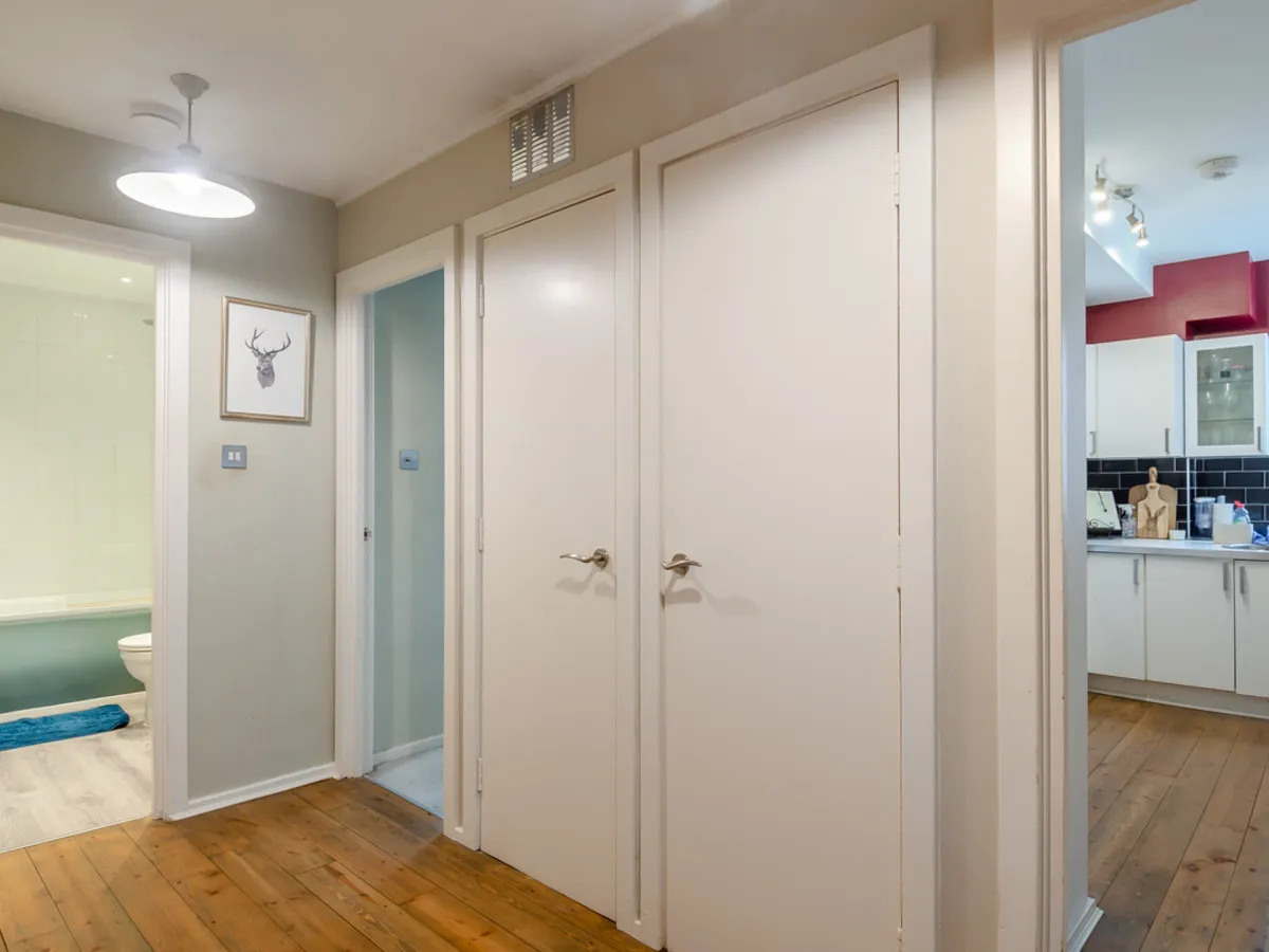 Commercial Road, London, E14, photo 21