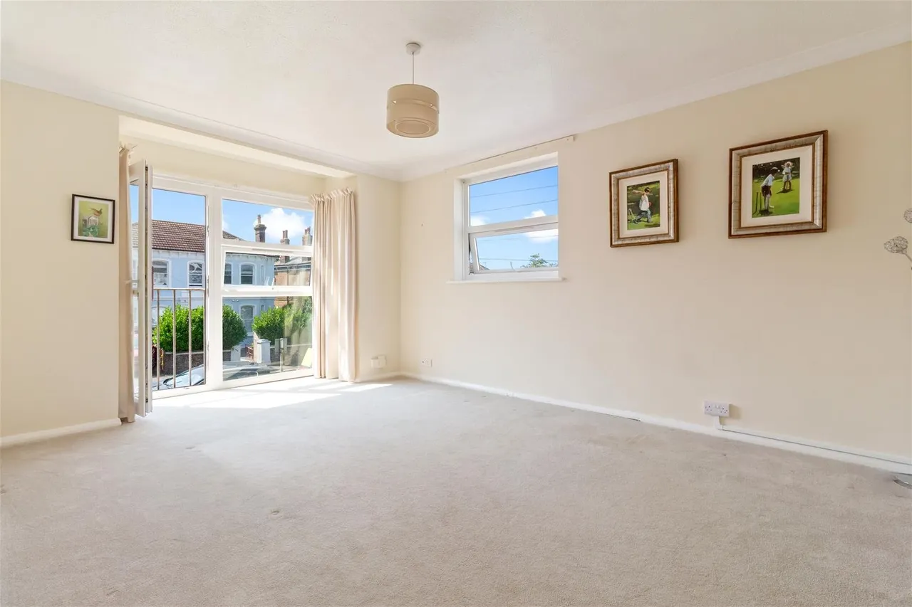 Victoria Road, Worthing, photo 2