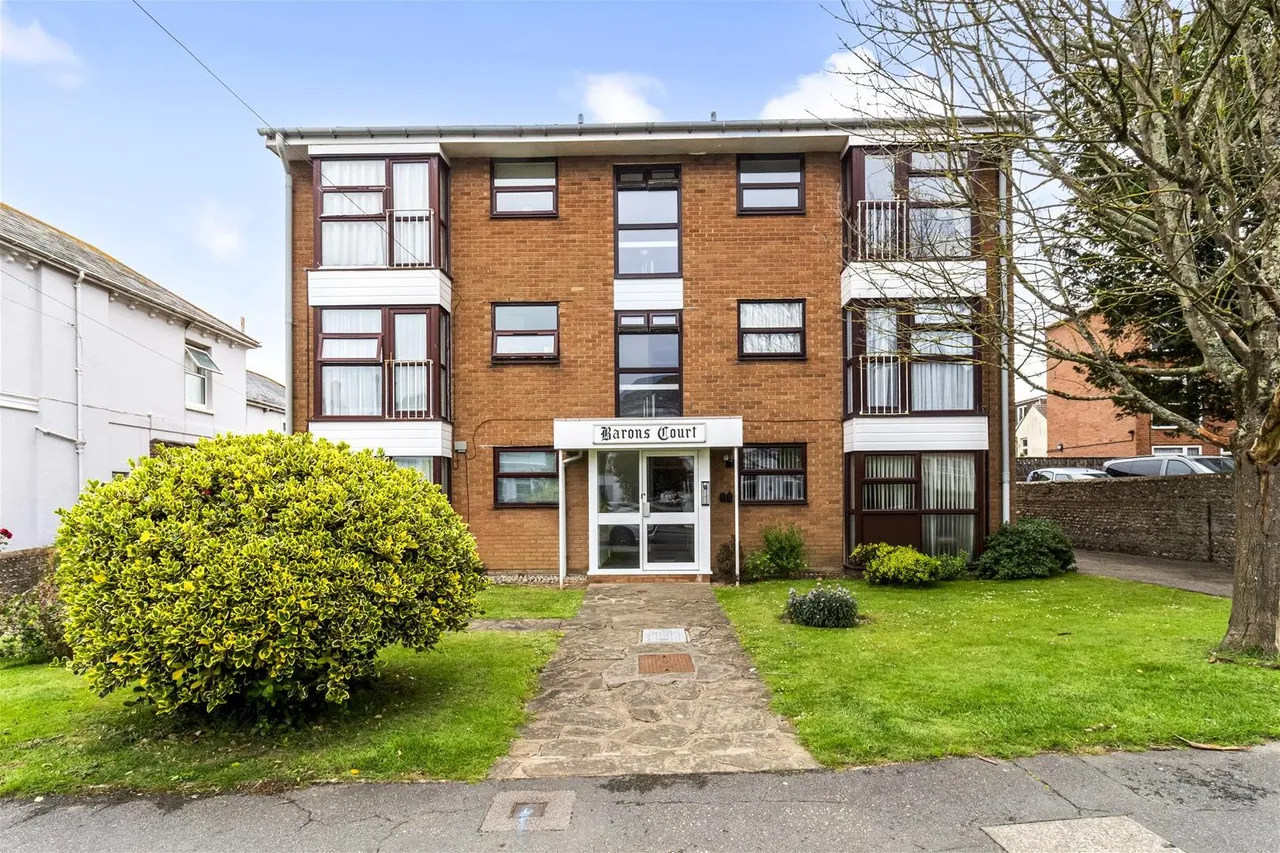 1 bed flat for sale — Victoria Road, Worthing