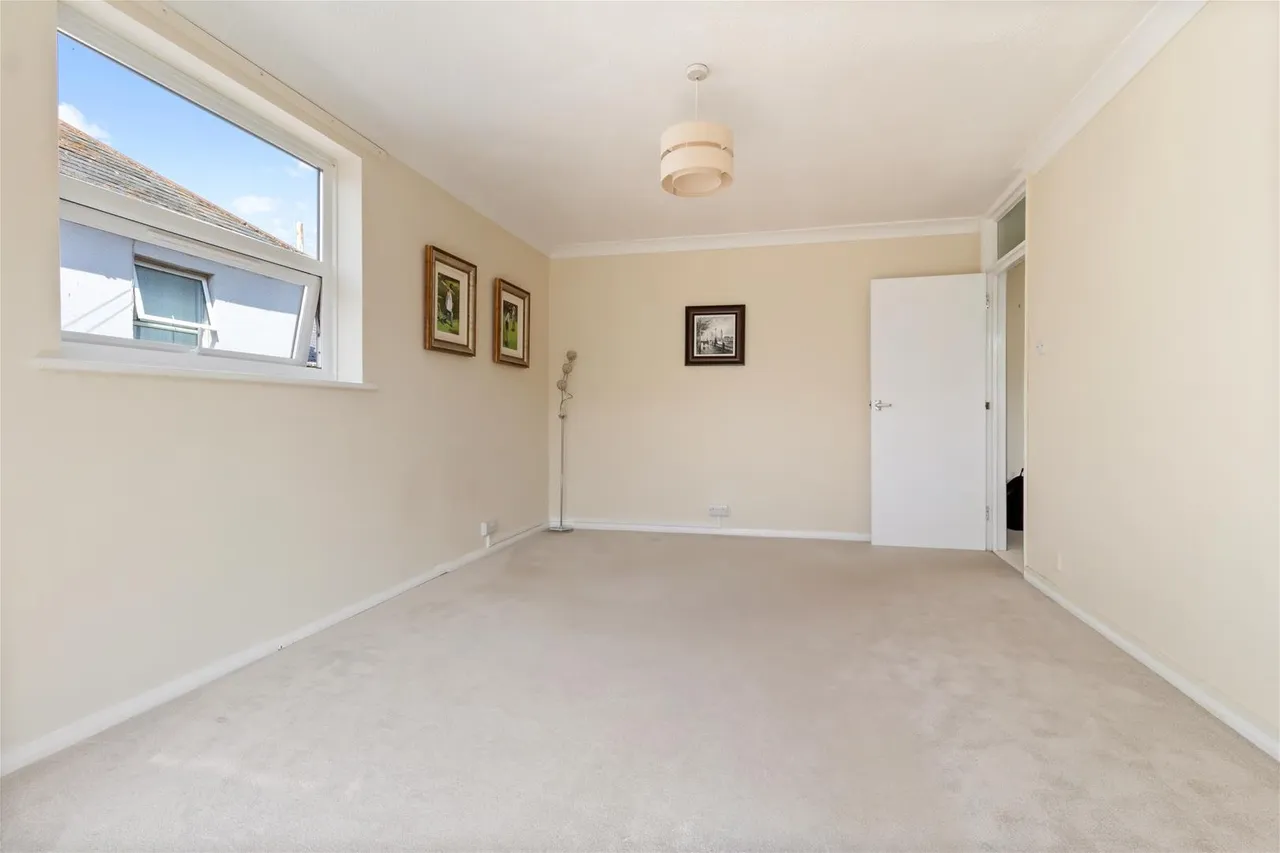 Victoria Road, Worthing, photo 5