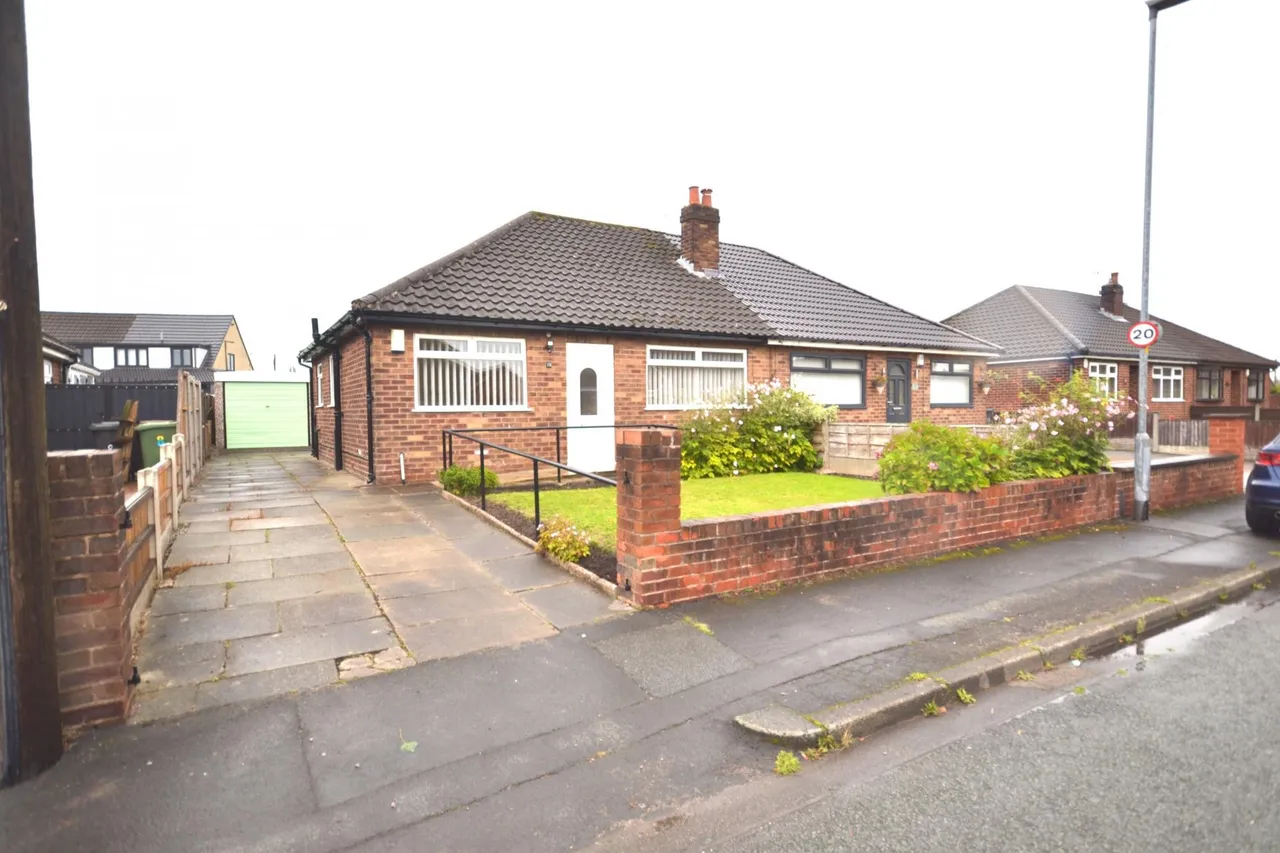 2 bed house to rent, Conway Road, Hindley Green, WN2