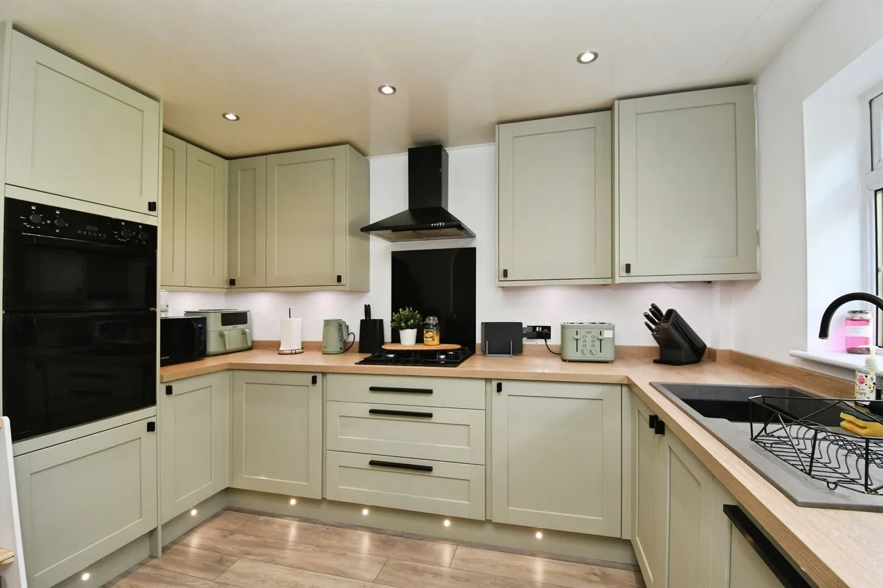 4 bed house for sale — Holly Close, Stallingborough, Grimsby