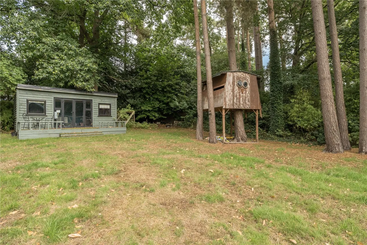 Kingsley Avenue, Camberley, Surrey, GU15 2NA, photo 37