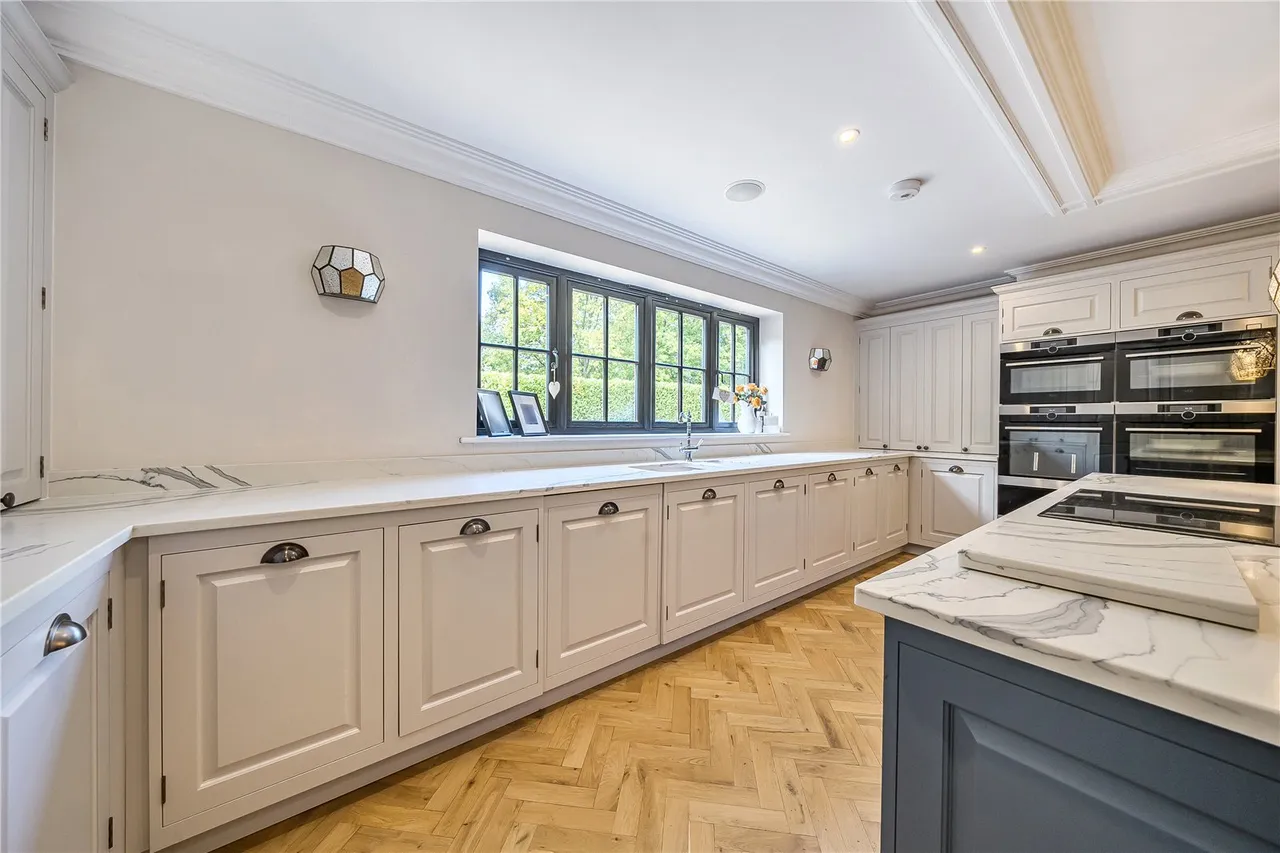 Kingsley Avenue, Camberley, Surrey, GU15 2NA, photo 7