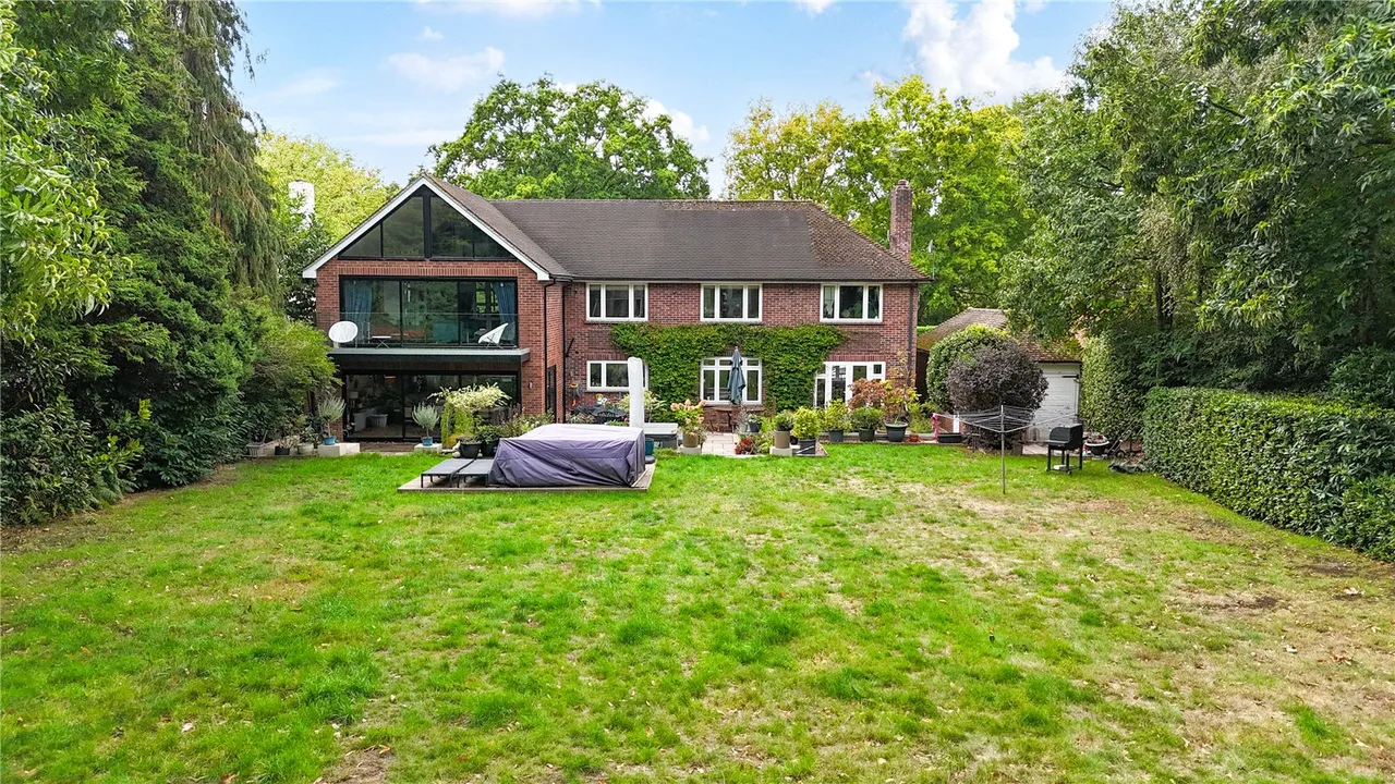 Kingsley Avenue, Camberley, Surrey, GU15 2NA, photo 32