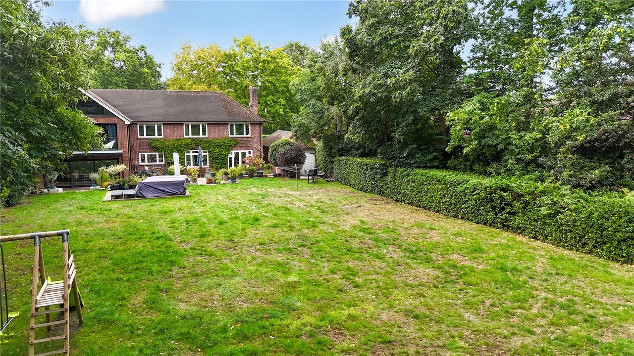 Kingsley Avenue, Camberley, Surrey, GU15 2NA, photo 31