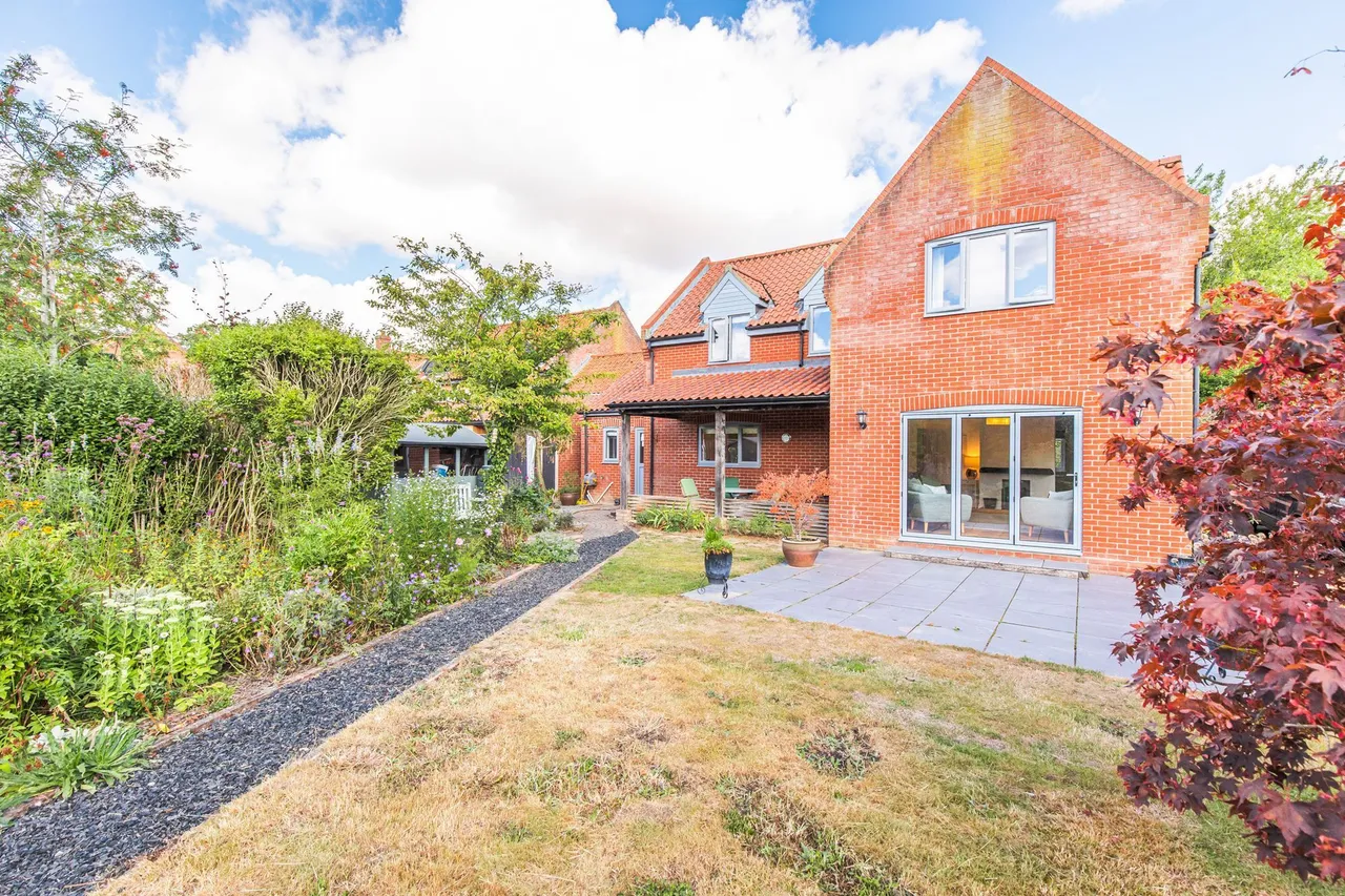 Recently Renovated Detached Property, photo 16