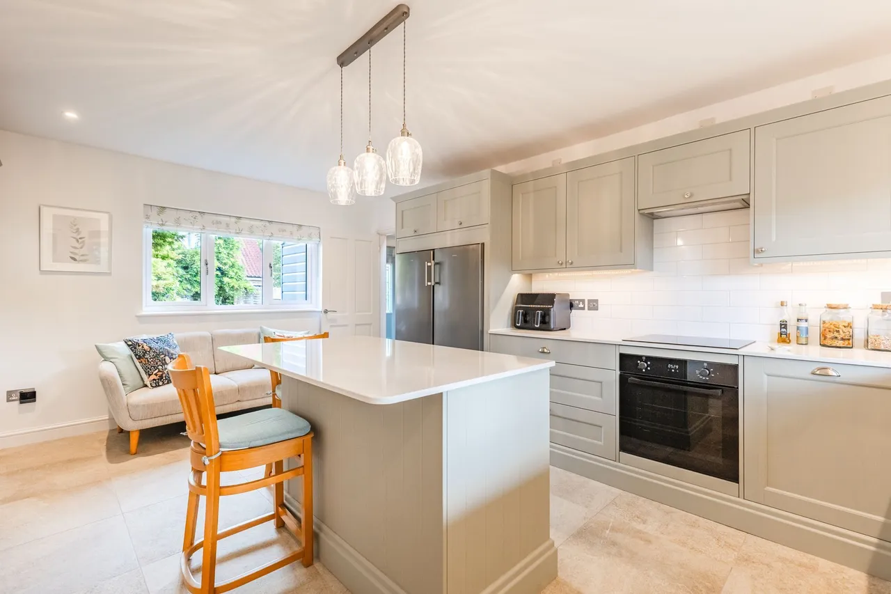 Recently Renovated Detached Property, photo 7