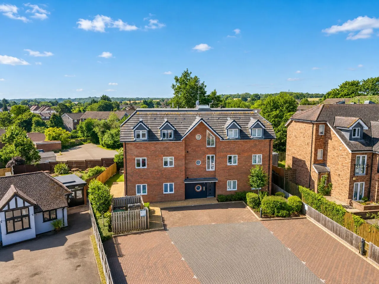 2 bed flat for sale, Park Lane, Knebworth, SG3