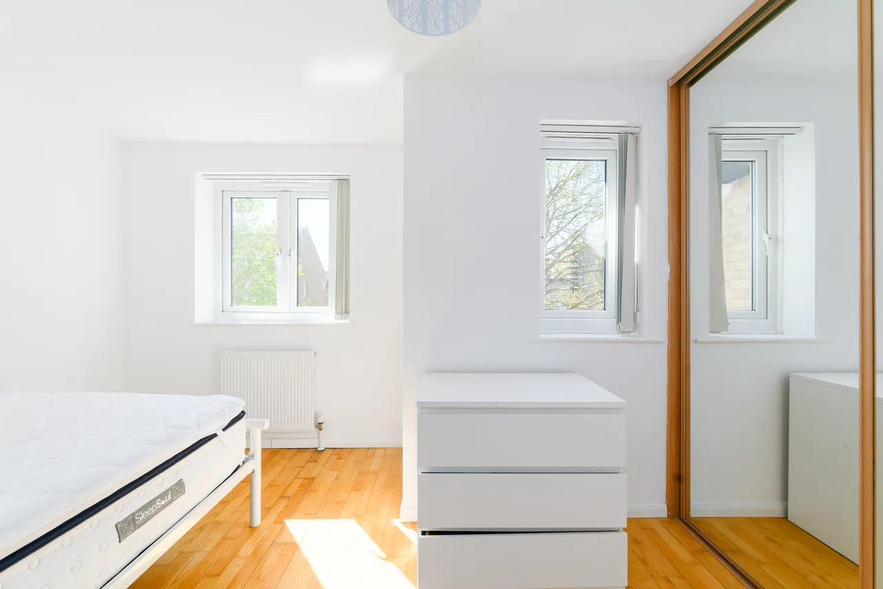 Inglewood Close, London, E14, photo 8