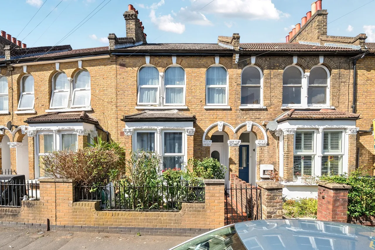 3 bed house for sale — Brookdale Road, SE6