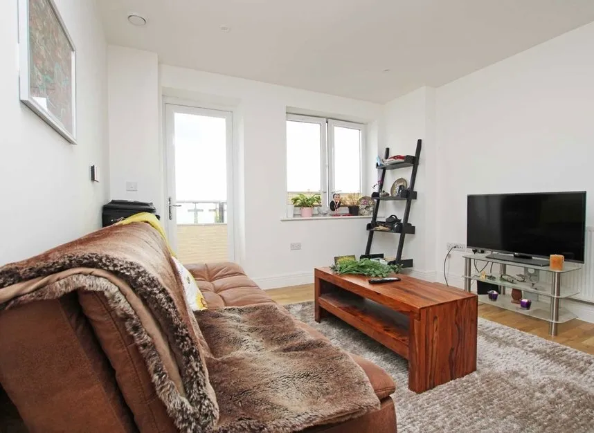 High Street, Hounslow, TW3, photo 3