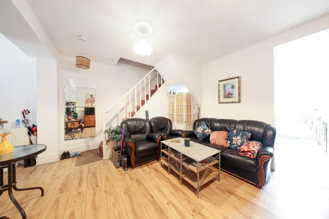 Bloomfield Road, SE18, photo 2