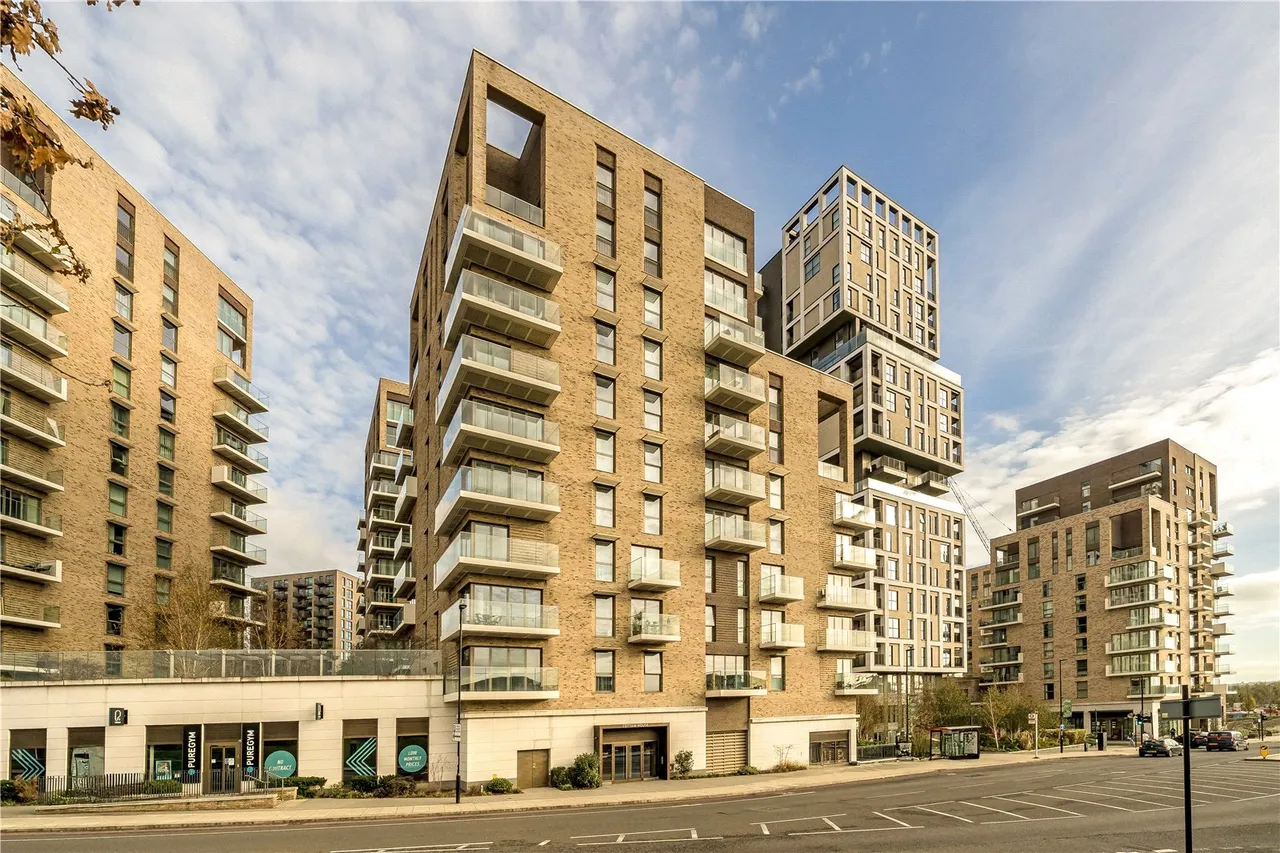 2 bed flat to rent — Cottam House, Kidbrooke Park Road, London, SE3 9FZ