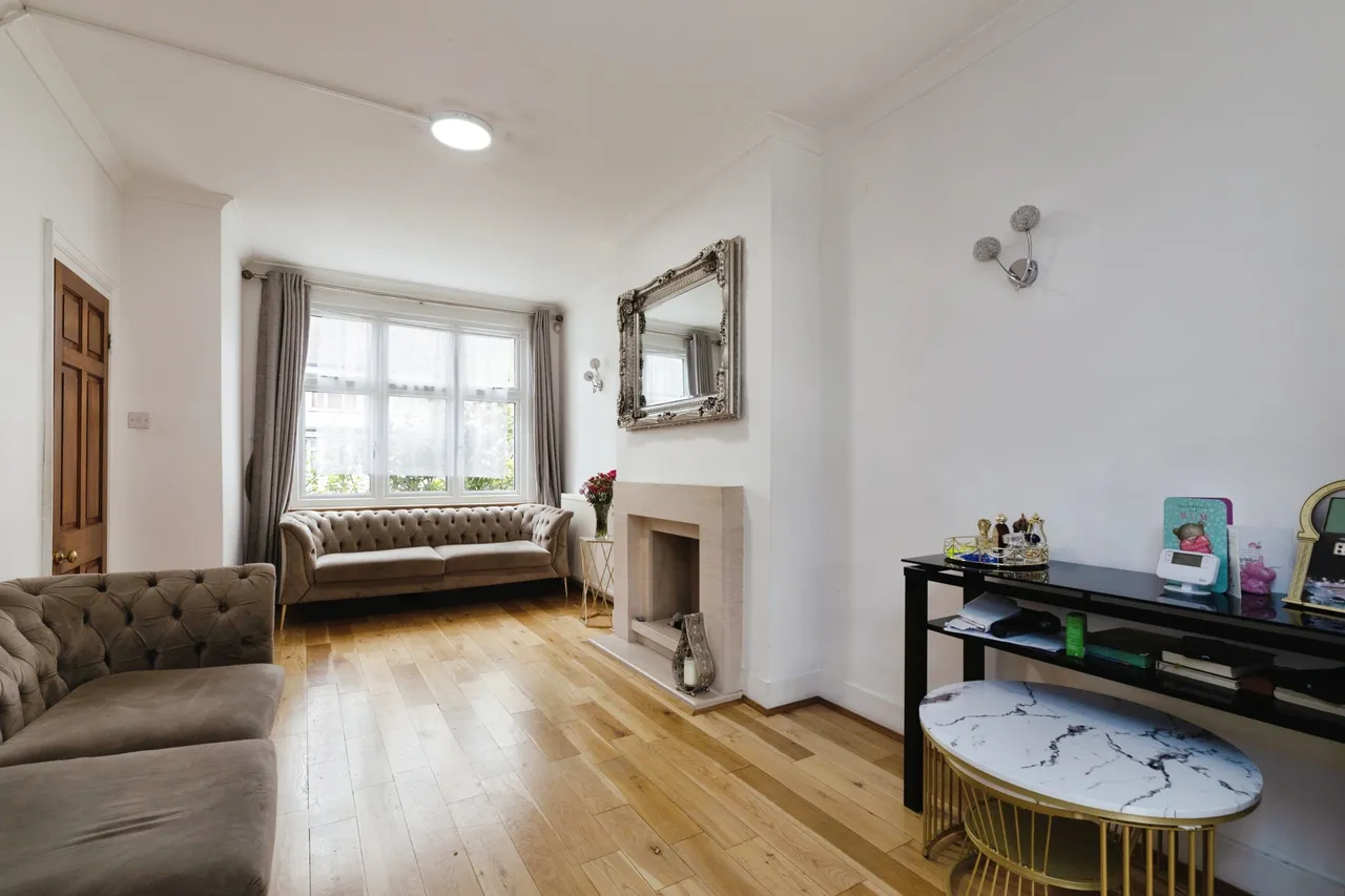 Ethelbert Gardens, Ilford, IG2, photo 6