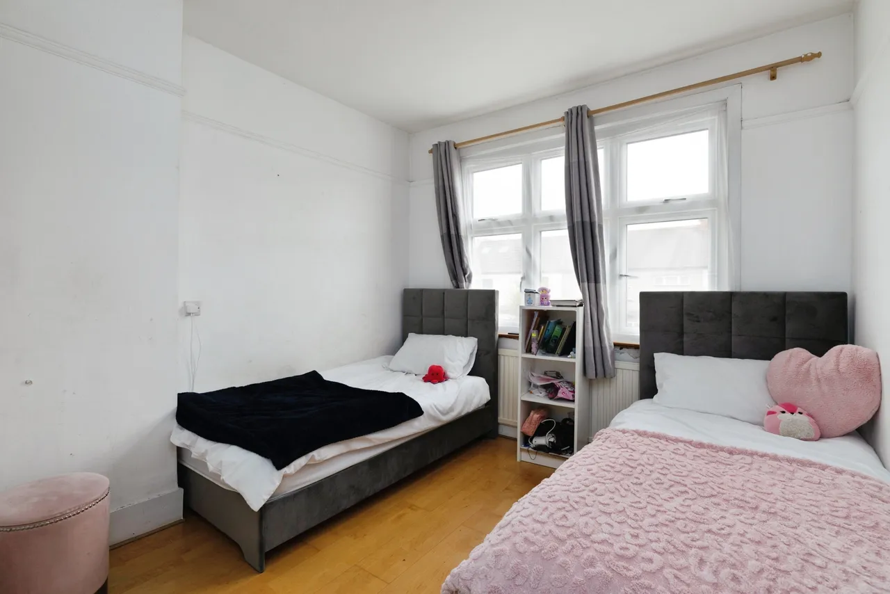 Ethelbert Gardens, Ilford, IG2, photo 13