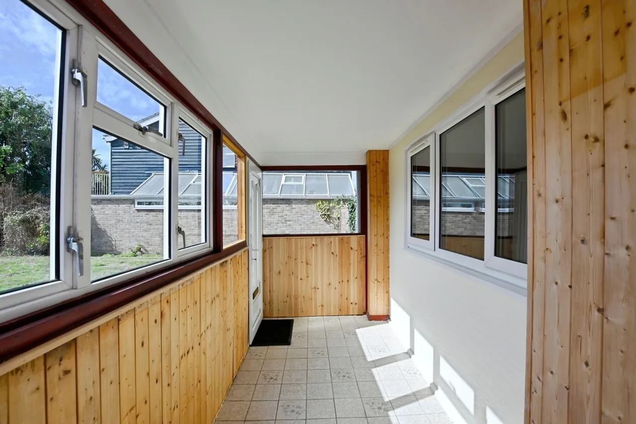 Bacon Lane, Hayling Island, PO11, photo 2