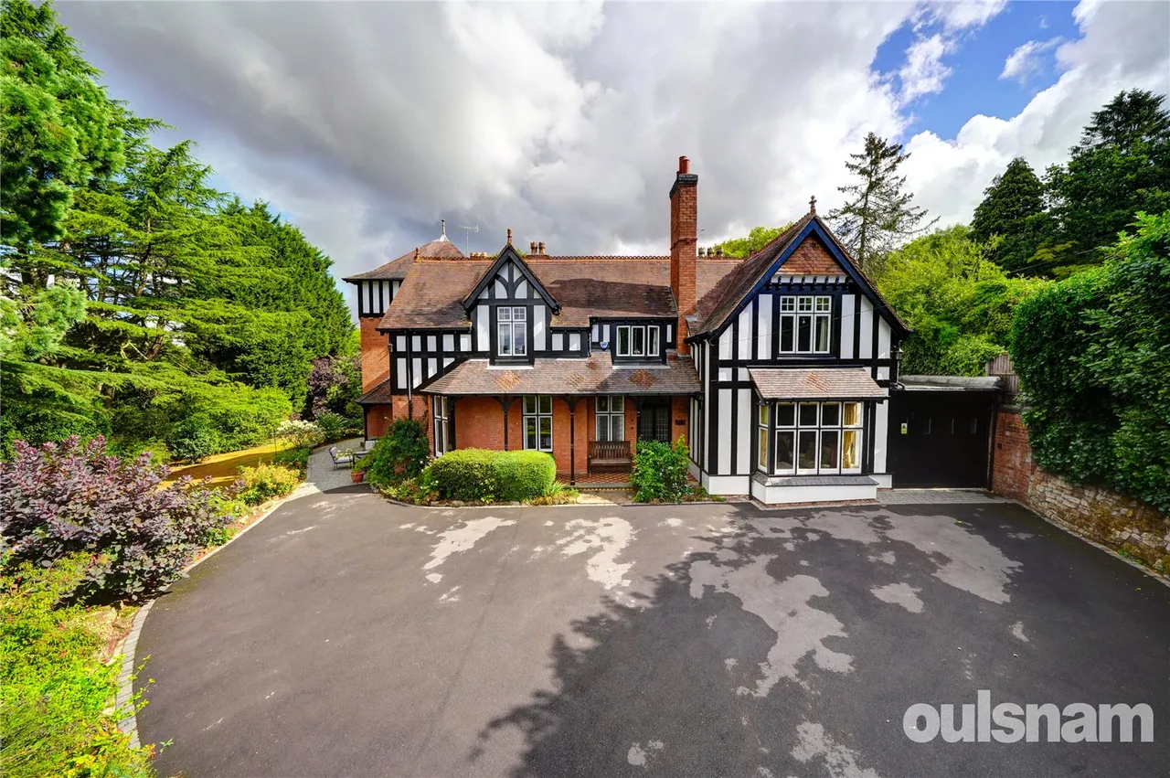 7 bed house for sale — Dale Hill, Blackwell, Bromsgrove, Worcestershire, B60 1QJ