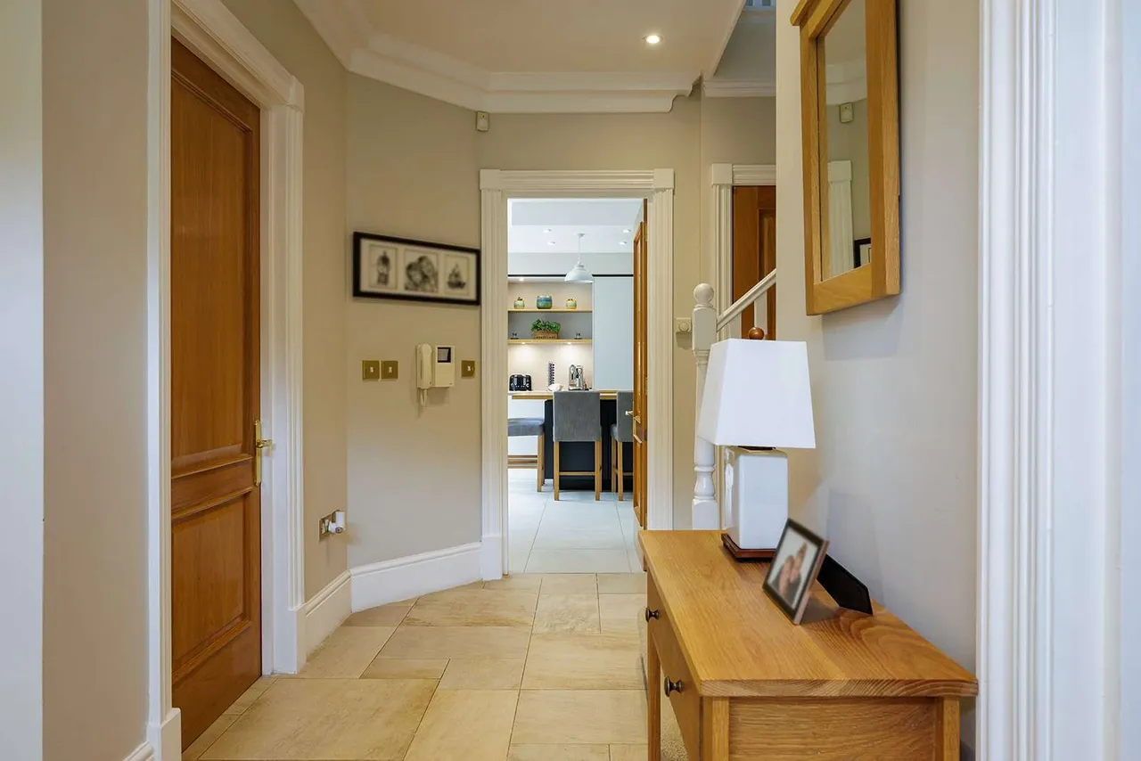 Cranley Dene, Guildford, Surrey, GU1 2LP, photo 7
