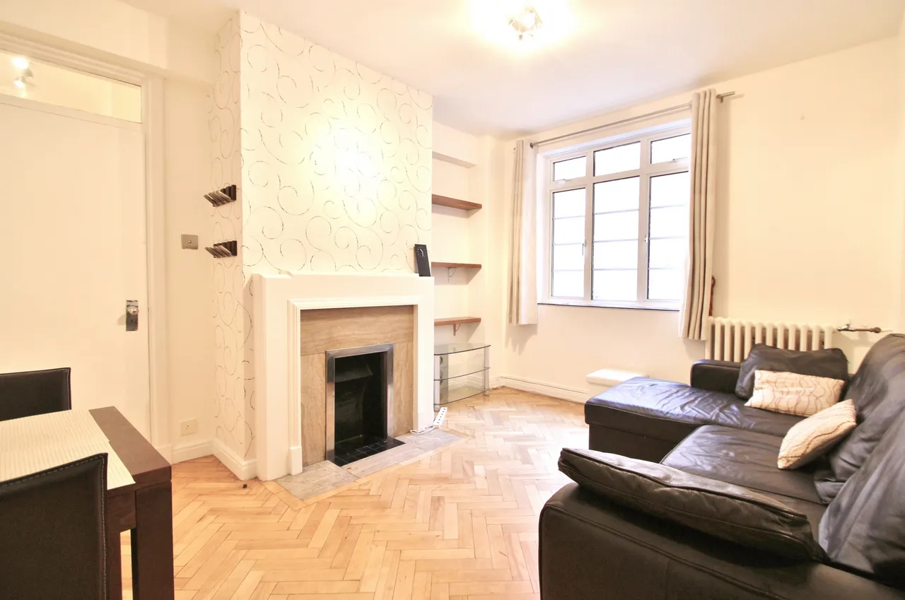 1 bed flat for sale, Hammersmith Road, London, W6
