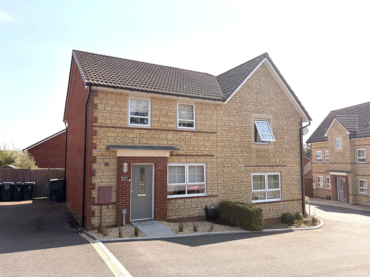 3 bed house for sale — Harvey Avenue, Chippenham