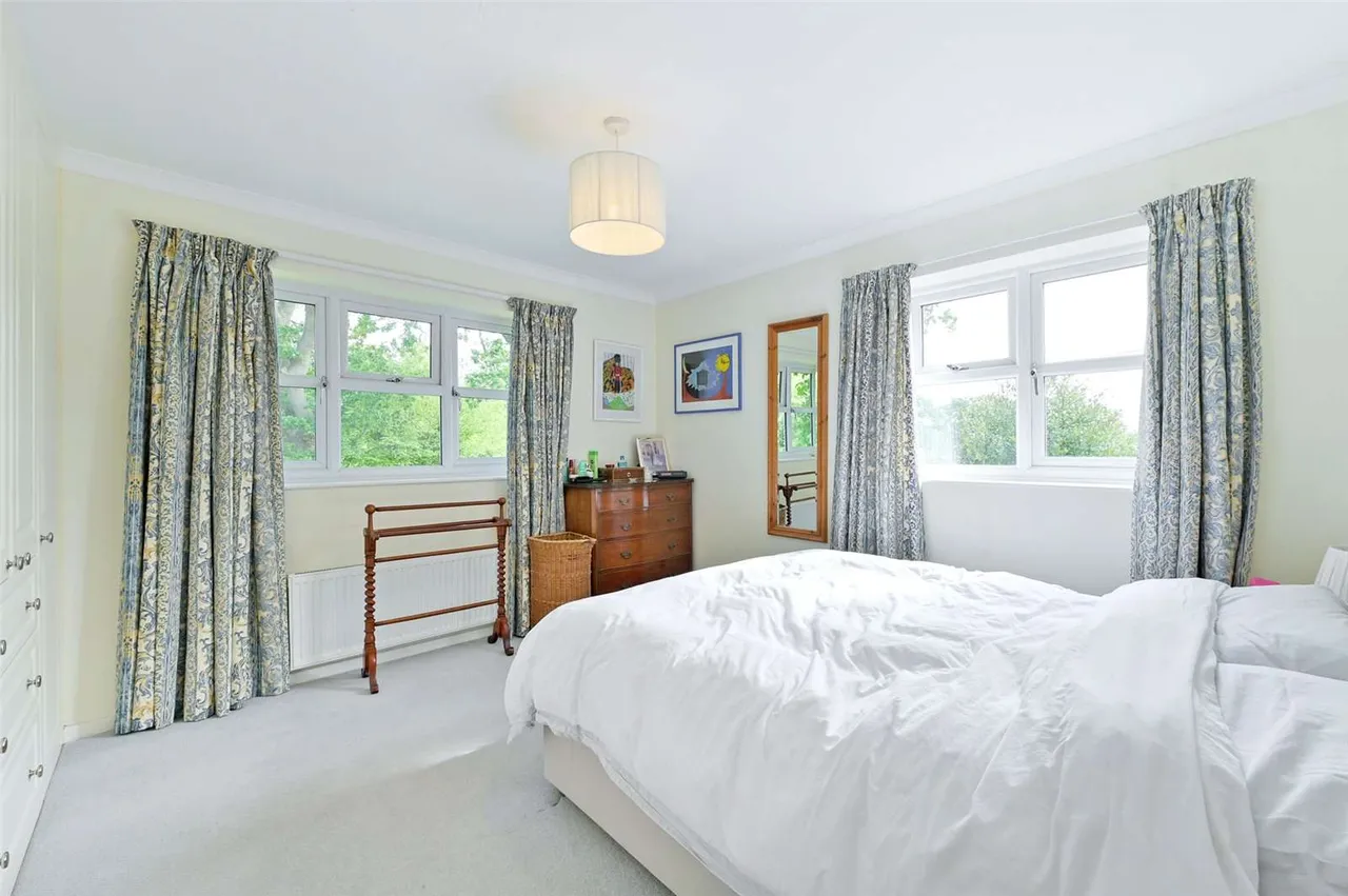 Hollybush Lane, West Heath, Baughurst, Tadley, RG26 5LB, photo 6