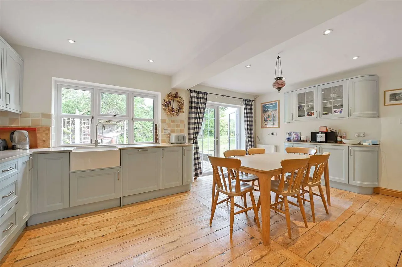 Hollybush Lane, West Heath, Baughurst, Tadley, RG26 5LB, photo 3