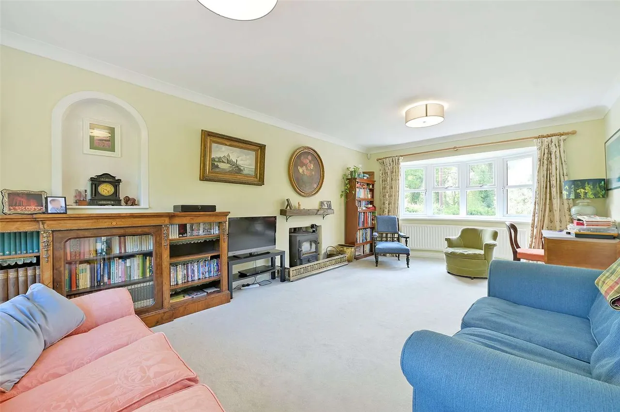 Hollybush Lane, West Heath, Baughurst, Tadley, RG26 5LB, photo 4