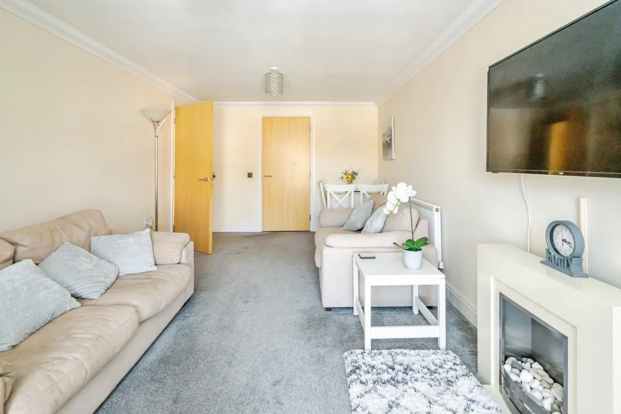 Victoria Drive, PO21, photo 5