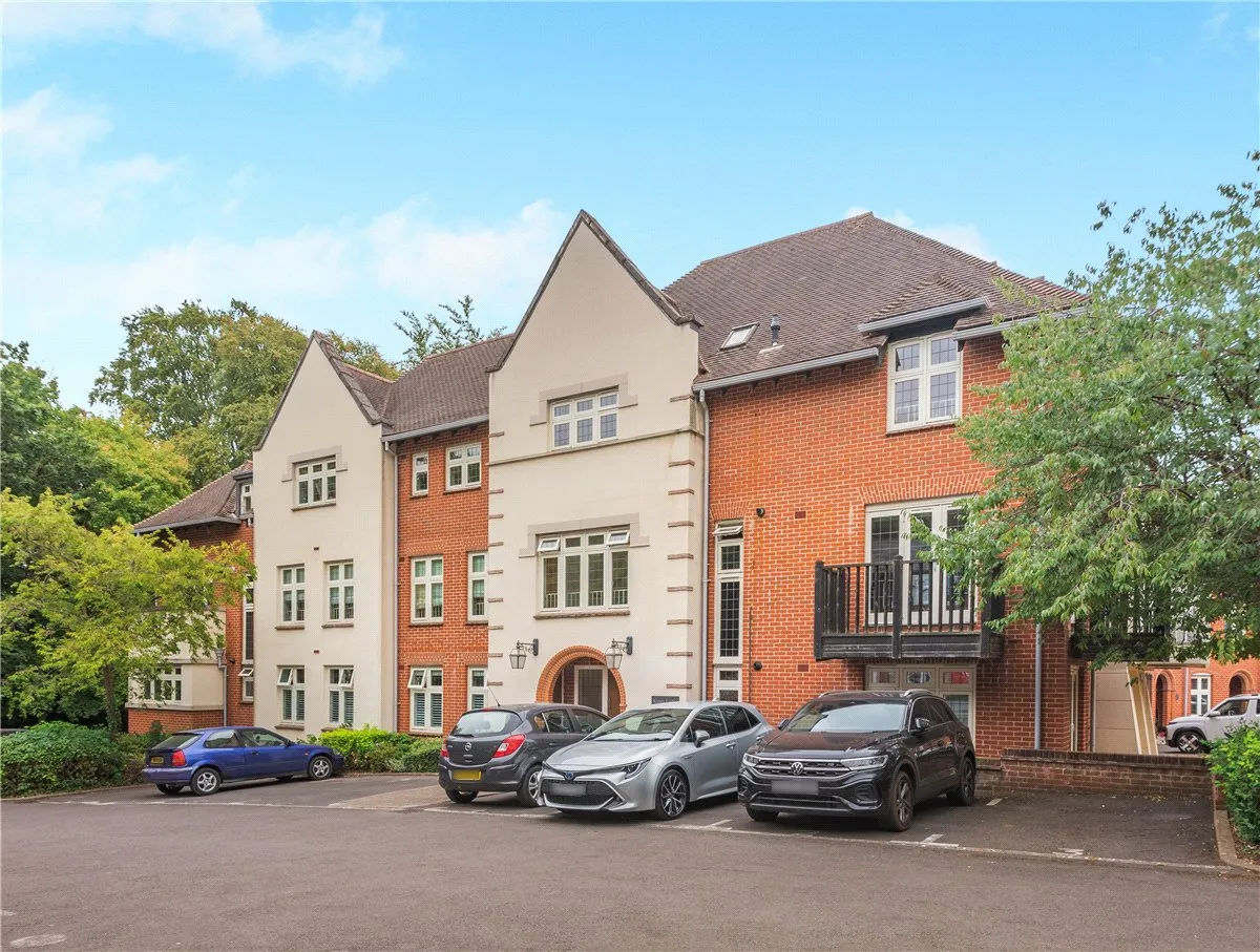 2 bed flat for sale, Highcroft Road, Winchester, SO22
