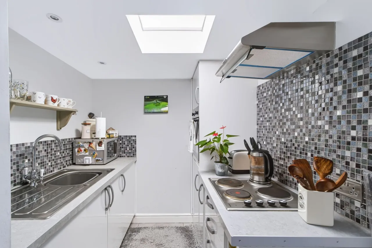 Keckwick Lane, Daresbury, WA4, photo 15