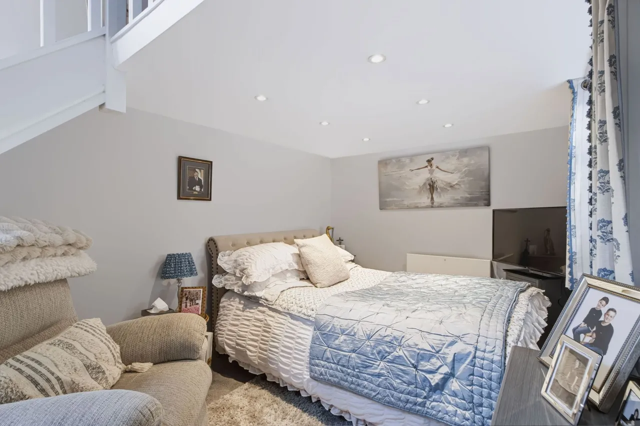 Keckwick Lane, Daresbury, WA4, photo 16