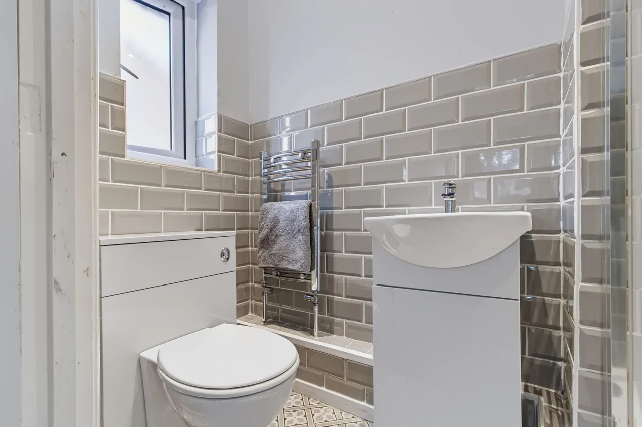 Keckwick Lane, Daresbury, WA4, photo 10