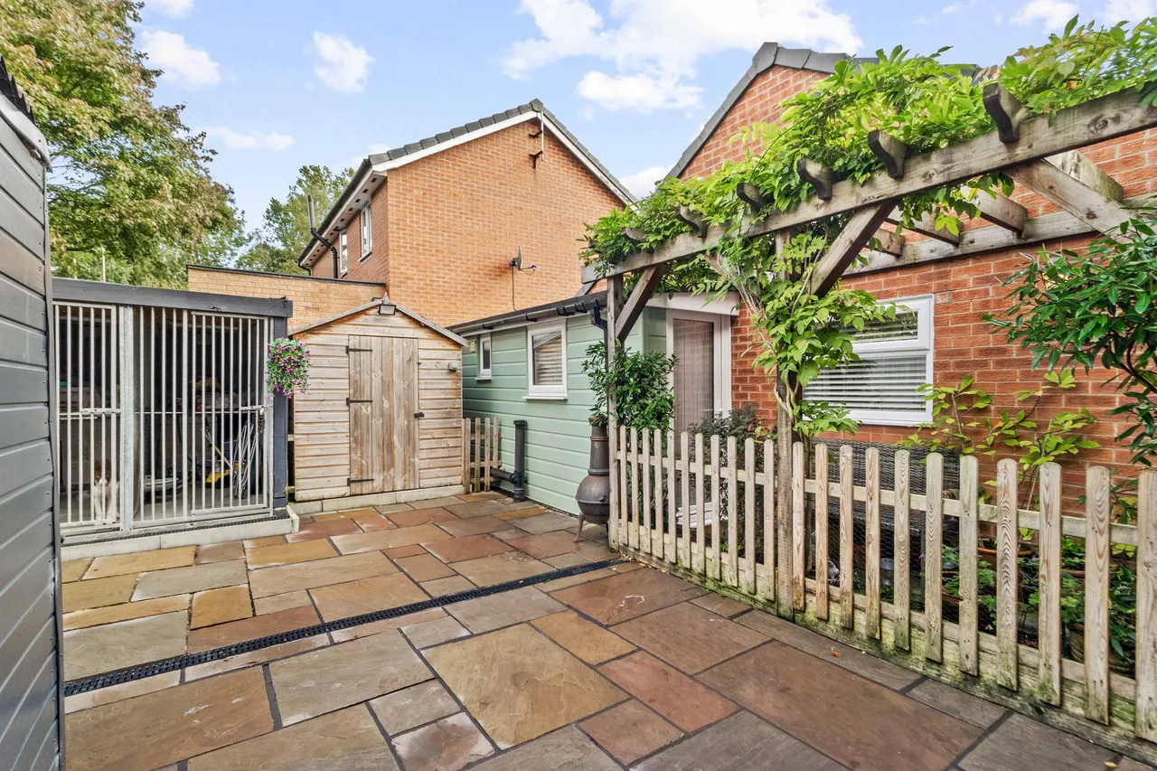 Keckwick Lane, Daresbury, WA4, photo 20