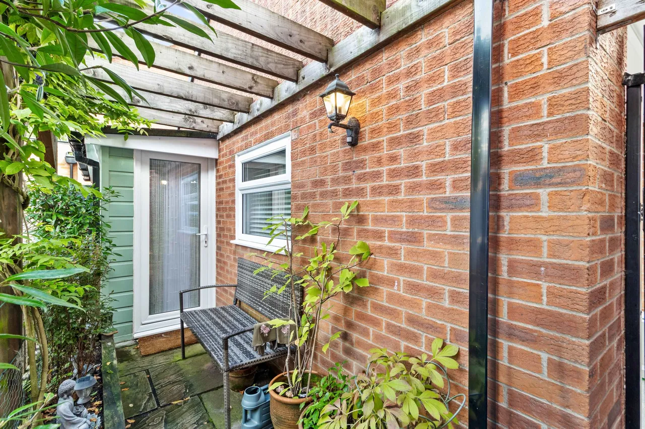 Keckwick Lane, Daresbury, WA4, photo 22