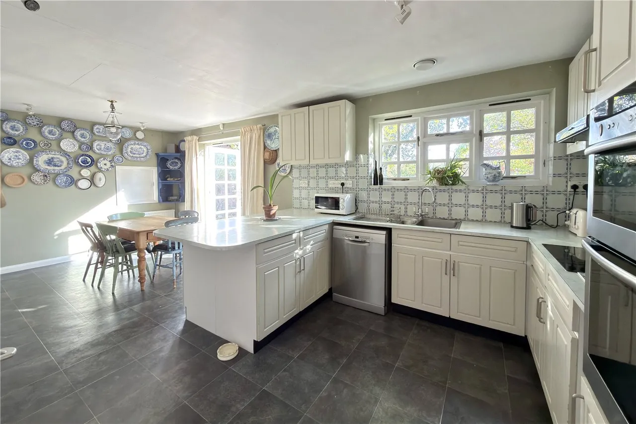 Berghers Hill, Wooburn Green, Buckinghamshire, HP10, photo 5