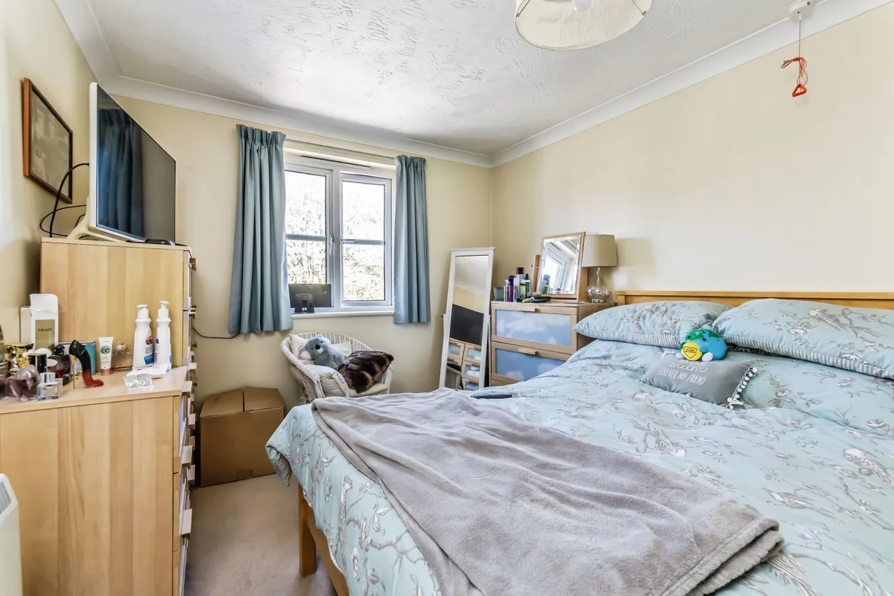 Hillcroft Court, Chaldon Road, Caterham, Surrey, CR3, photo 10